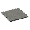 Fitnes zaščitna podlaga HD von WARCO im Farbdesign Siv granit mit den Abmessungen 1000 x 1000 x 40 mm. Produktfoto von Artikel 3407 in der Aufsicht von schräg vorne.