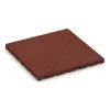 Gumijasta varovalna plošča za otroška igrišča von WARCO im Farbdesign Opečno rdeča mit den Abmessungen 400 x 400 x 30 mm. Produktfoto von Artikel 0521 in der Aufsicht von schräg vorne.