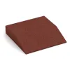Rand-Platte (eine Seite abgeschrägt) von WARCO im Farbdesign Opečno rdeča mit den Abmessungen 500 x 500 x 100 mm. Produktfoto von Artikel 0456 in der Aufsicht von schräg vorne.