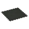 Treppenbelag von WARCO im Farbdesign Lekko zeleni posipani mit den Abmessungen 970 x 970 x 8 mm | 0,94 m. Produktfoto von Artikel 1042 in der Aufsicht von schräg vorne.