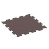 Fitness Performance Elite gumijasta talna obloga za fitnes von WARCO im Farbdesign Mineralno rdeča mit den Abmessungen 50 x 50 x 1 cm | 0,25 m². Produktfoto von Artikel 6151 in der Aufsicht von schräg vorne.