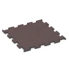 Fitness Performance Elite gumijasta talna obloga za fitnes von WARCO im Farbdesign Mineralno rdeča mit den Abmessungen 50 x 50 x 1,5 cm | 0,25 m². Produktfoto von Artikel 6153 in der Aufsicht von schräg vorne.