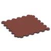 Stallmatte Puzzle von WARCO im Farbdesign Opečno rdeča mit den Abmessungen 102,5 x 102,5 x 3 cm | 1,05 m². Produktfoto von Artikel 6392 in der Aufsicht von schräg vorne.