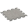 Gumijasta podloga za agility von WARCO im Farbdesign Sivi granit mit den Abmessungen 98 x 98 × 1,8 cm. Produktfoto von Artikel 6806 in der Aufsicht von schräg vorne.