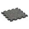Gumijaste plošče za teraso von WARCO im Farbdesign Temnosivi granit mit den Abmessungen 46 x 46 × 2,8 cm. Produktfoto von Artikel 6940 in der Aufsicht von schräg vorne.