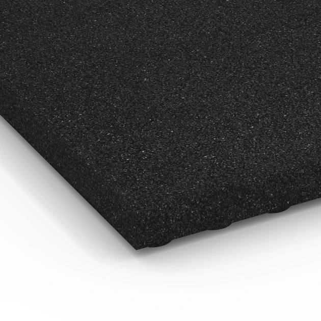 Detailaufnahme der Randausprägung von WARCO-Produkt 6648, Stallplatte Luxus, Format 100 x 50 x 5 cm, Farbe Antracit.