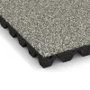 Detailaufnahme der Randausprägung von WARCO-Produkt 5544, Varnostna gumijasta plošča za otroška igrišča 4,5 cm - EN 1177 ≤ 135 cm, Format 500 x 500 x 45 mm, Farbe Svetli granit.