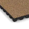 Detailaufnahme der Randausprägung von WARCO-Produkt 5555, Varnostna gumijasta plošča za otroška igrišča 4,5 cm - EN 1177 ≤ 135 cm, Format 500 x 500 x 45 mm, Farbe Maroko.