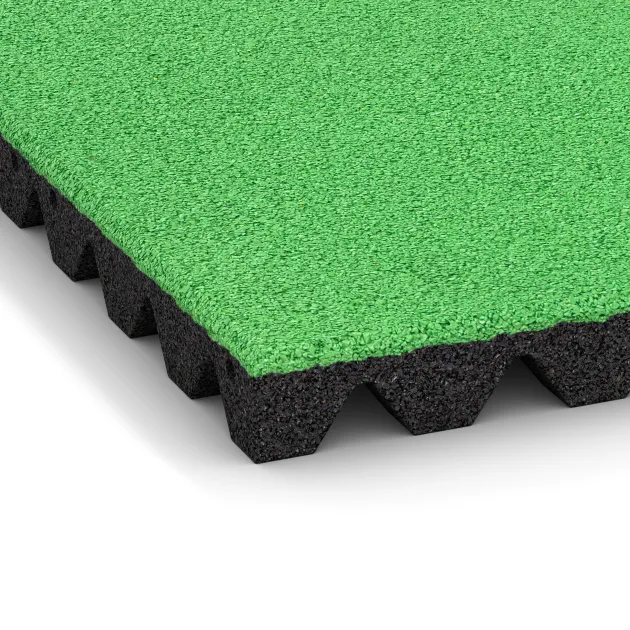 Detailaufnahme der Randausprägung von WARCO-Produkt 5536, Varnostna gumijasta plošča za otroška igrišča 4,5 cm - EN 1177 ≤ 135 cm, Format 500 x 500 x 45 mm, Farbe Pomladno zelena.