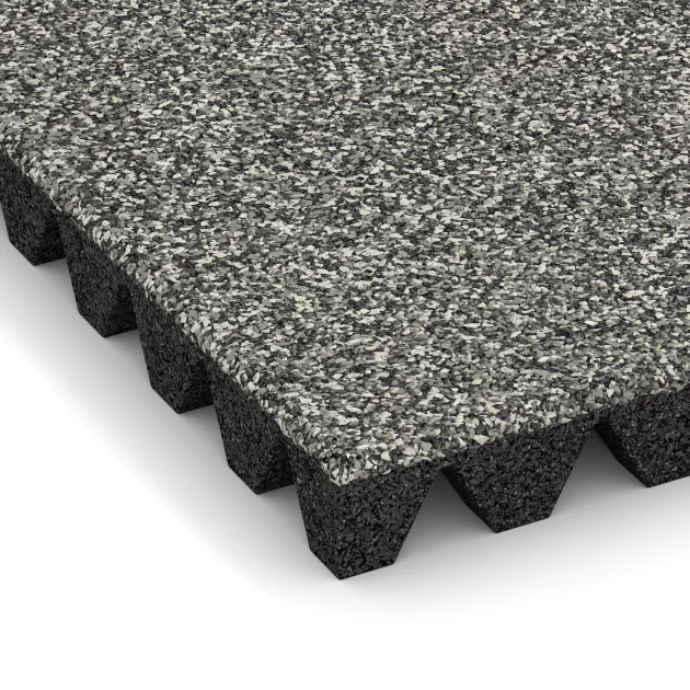 Detailaufnahme der Randausprägung von WARCO-Produkt 5356, Gumijasta varovalna plošča za otroška igrišča, Format 500 x 500 x 50 mm, Farbe Siv granit.