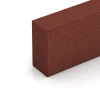 Detailaufnahme der Randausprägung von WARCO-Produkt 7029, Stopnica iz gumnega granulata, Format 100 x 30 x 15 cm, Farbe Opečno rdeča.