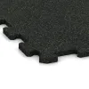 Detailaufnahme der Randausprägung von WARCO-Produkt 1119, Treppenbelag, Format 970 x 970 x 16 mm | 0,94 m², Farbe Lekko zeleni posipani.