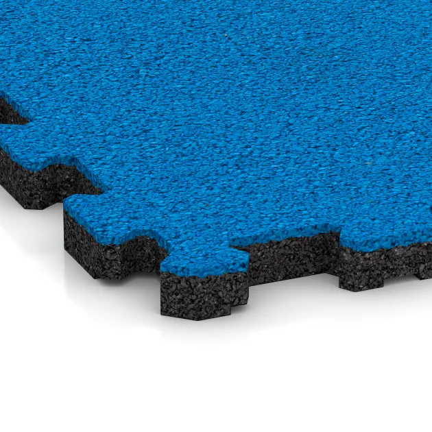 Detailaufnahme der Randausprägung von WARCO-Produkt 5437, Treppenbelag, Format 306 x 306 x 20 mm, Farbe Nebe modra.