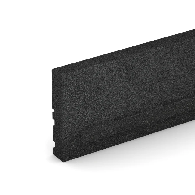 Detailaufnahme der Randausprägung von WARCO-Produkt 3784, Elastični gumijasti robnik, Format 100 × 5 × 25 cm, Farbe Antracit.