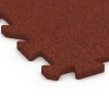 Detailaufnahme der Randausprägung von WARCO-Produkt 6984, Gumijaste plošče za fitnes, Format 50 x 50 x 2 cm | 0,25 m², Farbe Opečno rdeča.