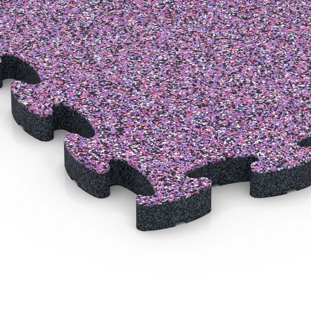 Detailaufnahme der Randausprägung von WARCO-Produkt 6945, Gumijaste plošče za teraso, Format 44,6 x 44,6 × 2,8 cm, Farbe Levandula.
