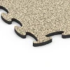 Detailaufnahme der Randausprägung von WARCO-Produkt 6892, Fitnes talna obloga Max, Format 98 x 98 x 2,8 cm, Farbe Travertin.
