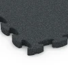Detailaufnahme der Randausprägung von WARCO-Produkt 6964, Fitness Premium studijska podlaga Plus, Format 28,9 x 28,9 x 1,8 cm, Farbe Antracit.