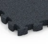 Detailaufnahme der Randausprägung von WARCO-Produkt 6959, Fitness Premium športna podlaga, Format 28,9 x 28,9 x 2,8 cm, Farbe Antracit.