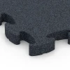 Detailaufnahme der Randausprägung von WARCO-Produkt 6961, Fitness Premium športna podlaga, Format 45,9 x 45,9 x 2,8 cm, Farbe Antracit.