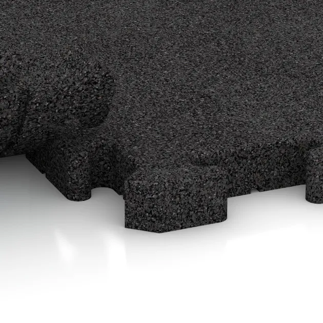 Großaufnahme vom Verbindungssystem von WARCO-Boden 3653 - Gumijasta podloga za paddock im Farbdesign Antracit. Abmessungen 500 x 500 x 40 mm.