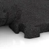 Großaufnahme vom Verbindungssystem von WARCO-Boden 4085 - Paddockmatte im Farbdesign Antracit. Abmessungen 500 x 500 x 50 mm.