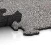 Großaufnahme vom Verbindungssystem von WARCO-Boden 4593 - Športna talna obloga za pse HD im Farbdesign Sivi melange. Abmessungen 500 x 500 x 18 mm.