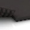 Großaufnahme vom Verbindungssystem von WARCO-Boden 3643 - Stallmatte Luxus im Farbdesign Antracit. Abmessungen 1000 x 500 x 55 mm.