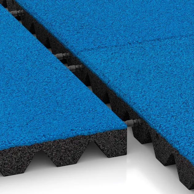 Großaufnahme vom Verbindungssystem von WARCO-Boden 5532 - Varnostna gumijasta plošča za otroška igrišča 4,5 cm - EN 1177 ≤ 135 cm im Farbdesign Nebe modra. Abmessungen 500 x 500 x 45 mm.