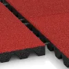 Großaufnahme vom Verbindungssystem von WARCO-Boden 5540 - Varnostna gumijasta plošča za otroška igrišča 4,5 cm - EN 1177 ≤ 135 cm im Farbdesign Rdeča Vrtnica. Abmessungen 500 x 500 x 45 mm.