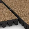 Großaufnahme vom Verbindungssystem von WARCO-Boden 5371 - Gumijasta varovalna plošča za otroška igrišča im Farbdesign Maroko. Abmessungen 500 x 500 x 80 mm.