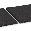 Großaufnahme vom Verbindungssystem von WARCO-Boden 0526 - Wandschutzplatte im Farbdesign Antracit. Abmessungen 500 x 500 x 25 mm.