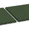 Großaufnahme vom Verbindungssystem von WARCO-Boden 0528 - Wandschutzplatte im Farbdesign Travna zelena. Abmessungen 500 x 500 x 25 mm.
