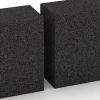 Großaufnahme vom Verbindungssystem von WARCO-Boden 7028 - Stopnica iz gumnega granulata im Farbdesign Antracit. Abmessungen 100 x 30 x 15 cm.
