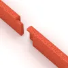 Großaufnahme vom Verbindungssystem von WARCO-Boden 4285 - Podnožna letev im Farbdesign Svetlo rdeče-oranžna. Abmessungen 750 x 20 x 80 mm.