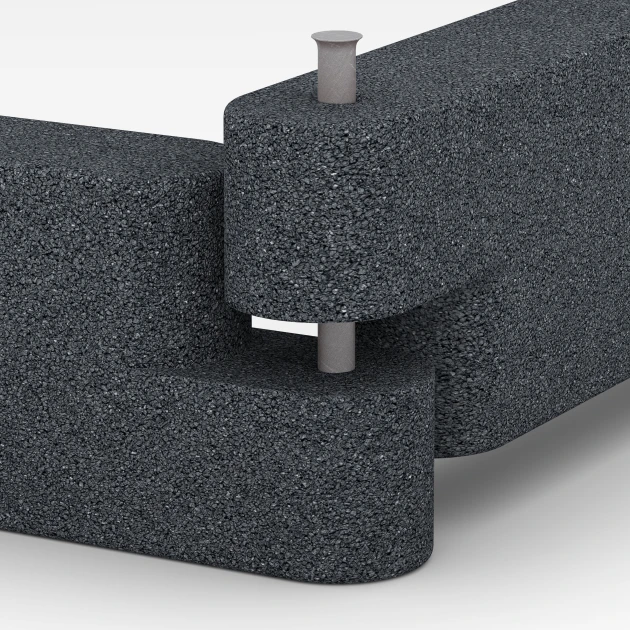 Großaufnahme vom Verbindungssystem von WARCO-Boden 6642 - Gumijasti robnik im Farbdesign Skrilavosiva. Abmessungen 100 x 15 x 30 cm.