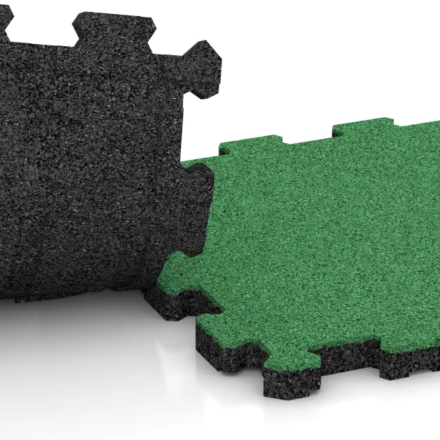 Großaufnahme vom Verbindungssystem von WARCO-Boden 5968 - Treppenbelag im Farbdesign Pomladno zelena. Abmessungen 306 x 306 x 20 mm.