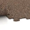 Großaufnahme vom Verbindungssystem von WARCO-Boden 1024 - Fitnes Podlaga Kompakt im Farbdesign Losa in Koren. Abmessungen 970 x 970 x 8 mm | 0,94 m.