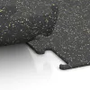 Großaufnahme vom Verbindungssystem von WARCO-Boden 3752 - Fitnes podlaga Fitness Performance Elite im Farbdesign Lehko rumeno posipana. Abmessungen 1000 x 1000 x 10 mm.