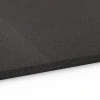 Großaufnahme vom Verbindungssystem von WARCO-Boden 6660 - Podložna plošča Kl. 2 im Farbdesign Antracit. Abmessungen 104 x 104 x 2,7 cm.