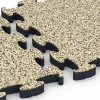 Großaufnahme vom Verbindungssystem von WARCO-Boden 6883 - Fitnes talna obloga Max im Farbdesign Travertin. Abmessungen 44,6 x 44,6 × 2,8 cm.
