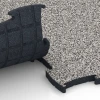 Großaufnahme vom Verbindungssystem von WARCO-Boden 6887 - Fitnes talna obloga Max im Farbdesign Sivi granit. Abmessungen 97,1 x 97,1 x 2,8 cm.