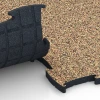 Großaufnahme vom Verbindungssystem von WARCO-Boden 6889 - Fitnes talna obloga Max im Farbdesign Terakota. Abmessungen 97,1 x 97,1 x 2,8 cm.