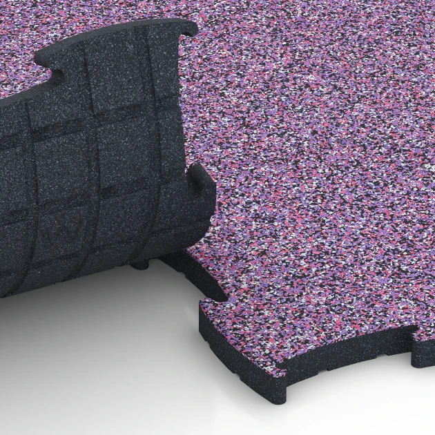 Großaufnahme vom Verbindungssystem von WARCO-Boden 6891 - Fitnes talna obloga Max im Farbdesign Levandula. Abmessungen 97,1 x 97,1 x 2,8 cm.