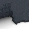 Großaufnahme vom Verbindungssystem von WARCO-Boden 6963 - Fitness Premium športna podlaga im Farbdesign Antracit. Abmessungen 99 x 99 x 2,8 cm.