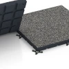 Großaufnahme vom Verbindungssystem von WARCO-Boden 7141 - Gumijasta podloga za zunanji fitnes im Farbdesign Temnosivi granit. Abmessungen 60 x 60 x 4 cm | 0,36 m².