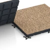 Großaufnahme vom Verbindungssystem von WARCO-Boden 7144 - Gumijasta podloga za zunanji fitnes im Farbdesign Terakota. Abmessungen 60 x 60 x 4 cm | 0,36 m².