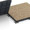 Großaufnahme vom Verbindungssystem von WARCO-Boden 7149 - Gumijasta podloga za zunanji fitnes im Farbdesign Ratan. Abmessungen 60 x 60 x 4 cm | 0,36 m².