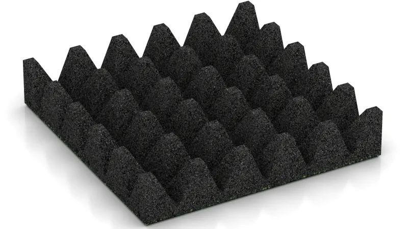 Struktura s 75 mm visokimi prirezanim piramidami