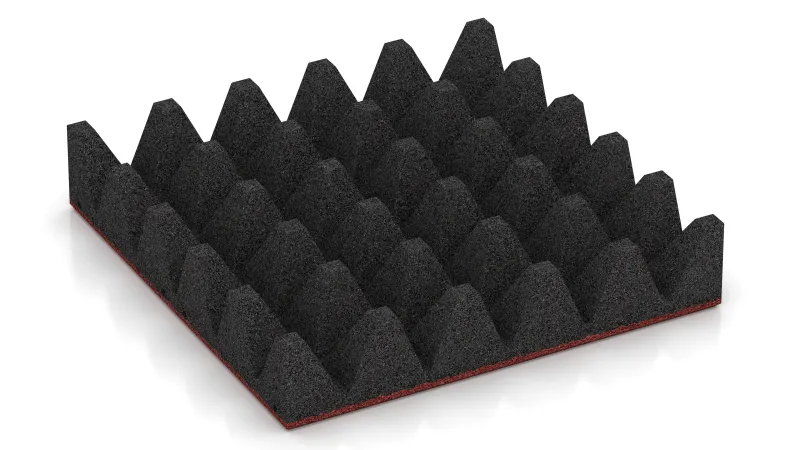 Struktura s 75 mm visokimi prirezanim piramidami